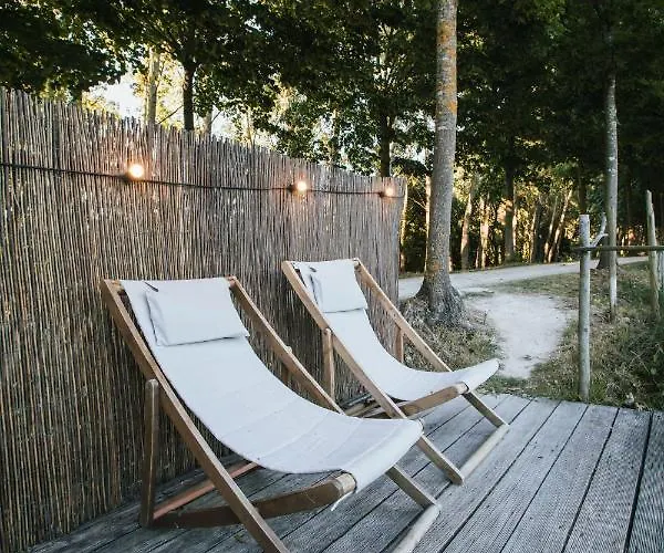 אוהל מפואר Parque Dos Monges *