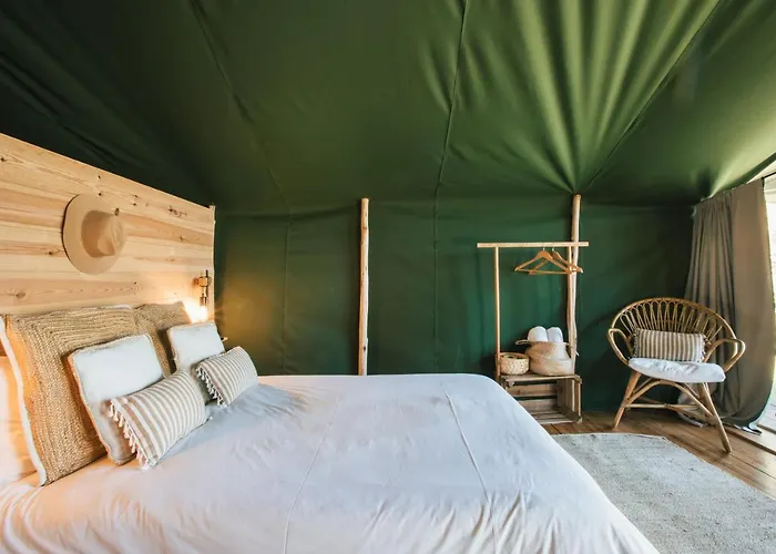 Parque Dos Monges * אלקובאקה