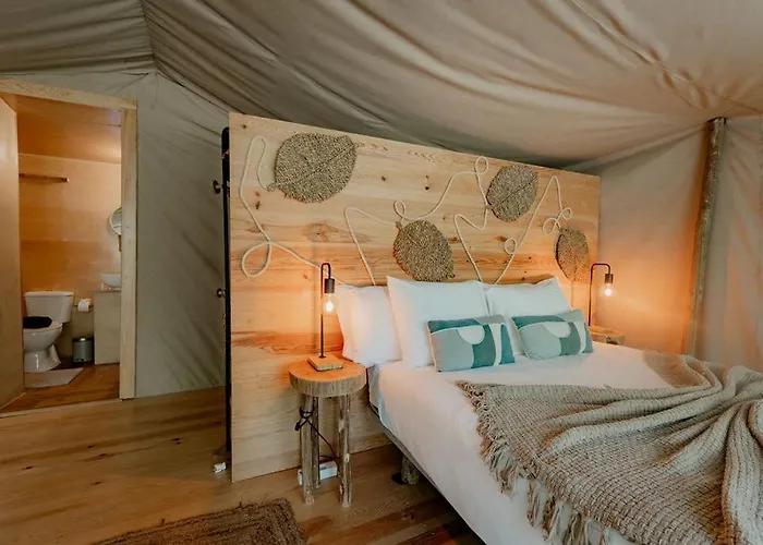 Campismo de Luxo Parque Dos Monges